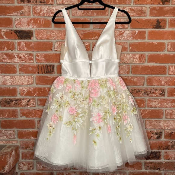 Sherri Hill Dresses & Skirts - Sherri Hill Floral Dress